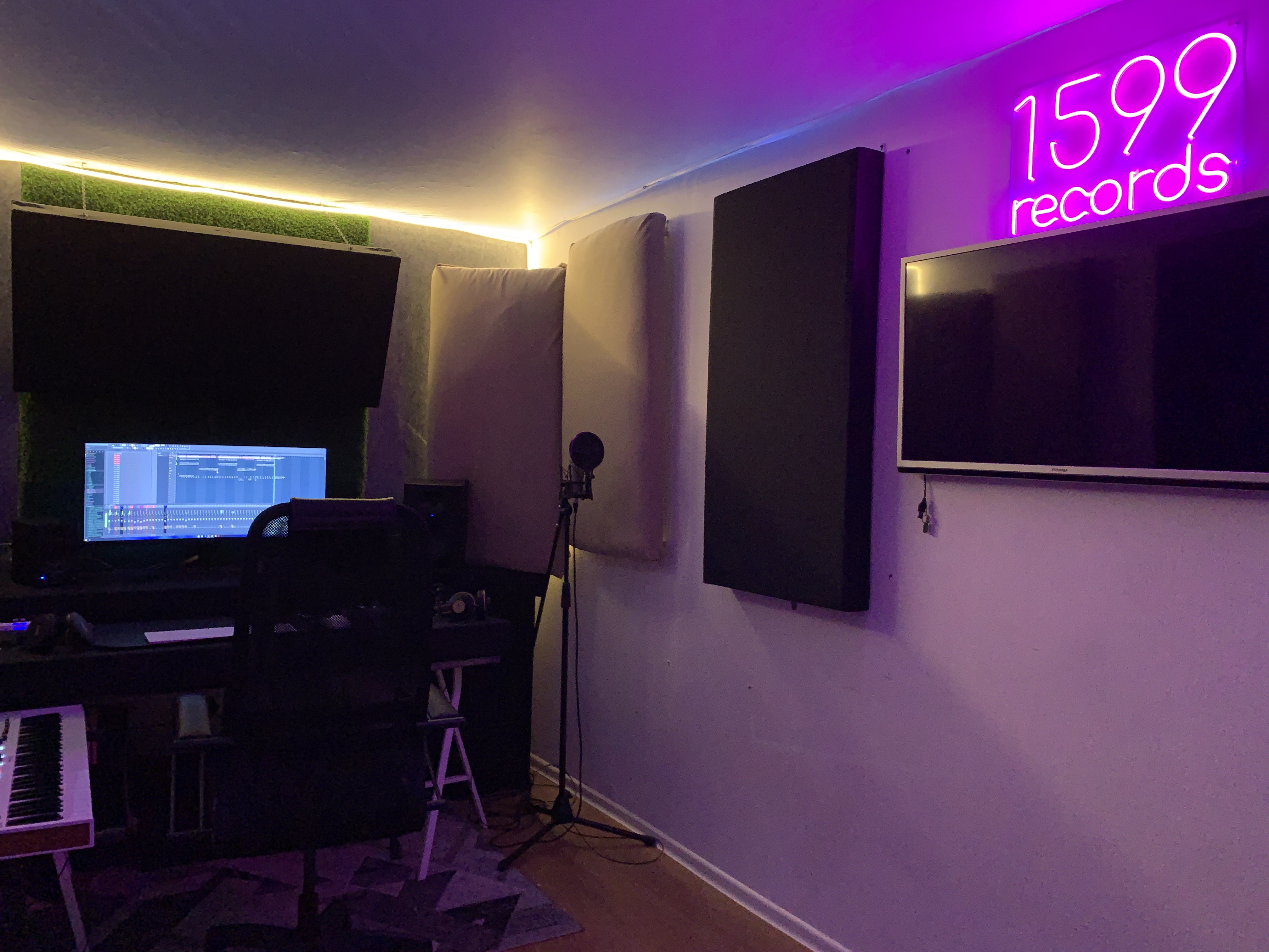 Рабочее место звукорежиссера 1599records