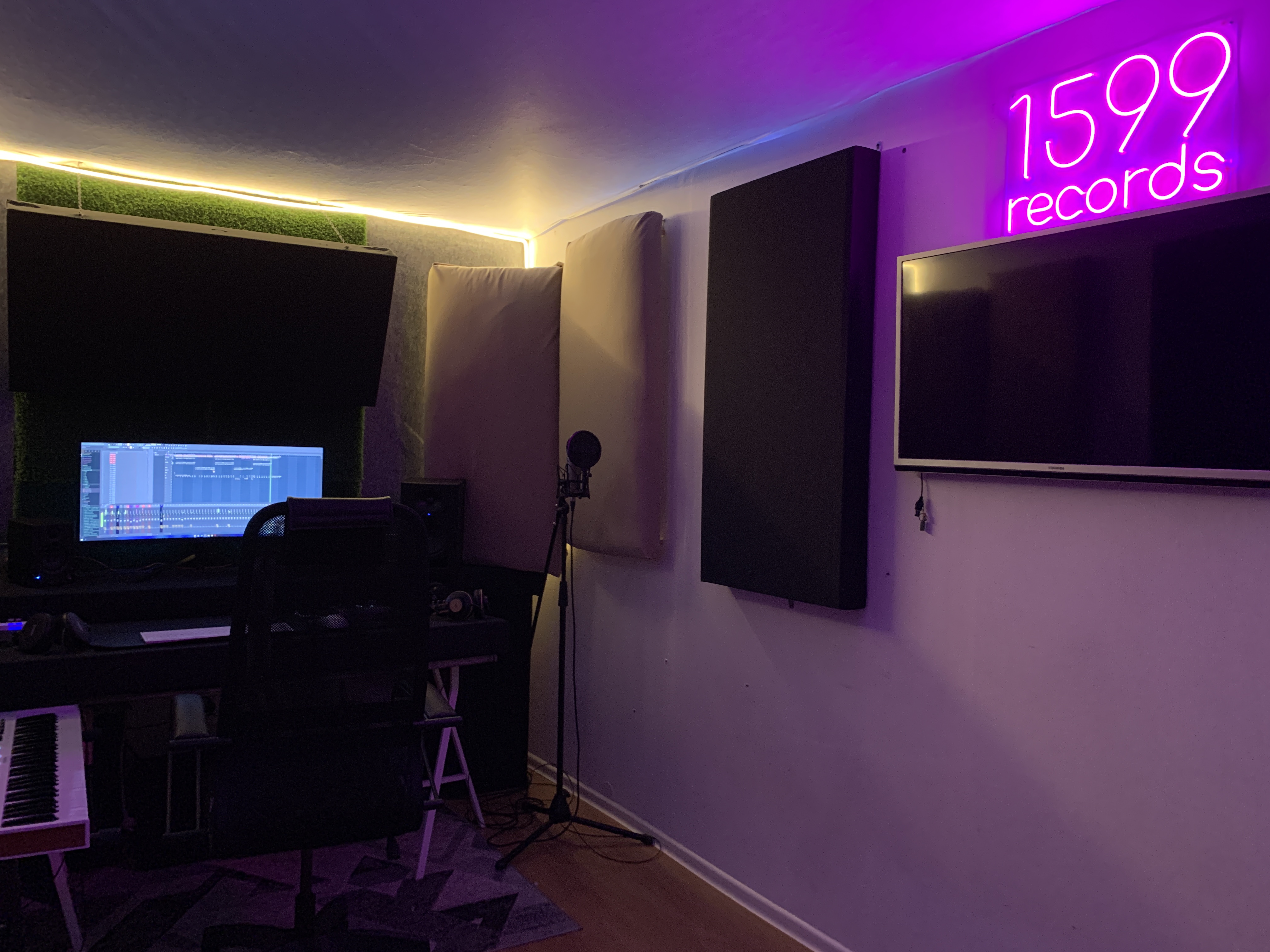 Атмосфера студии 1599records